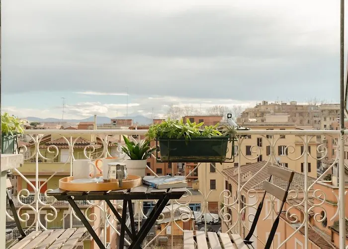 Appartamento Bright 2br With Balcony, Caffarella, Furio Camillo, Tuscolana Station *