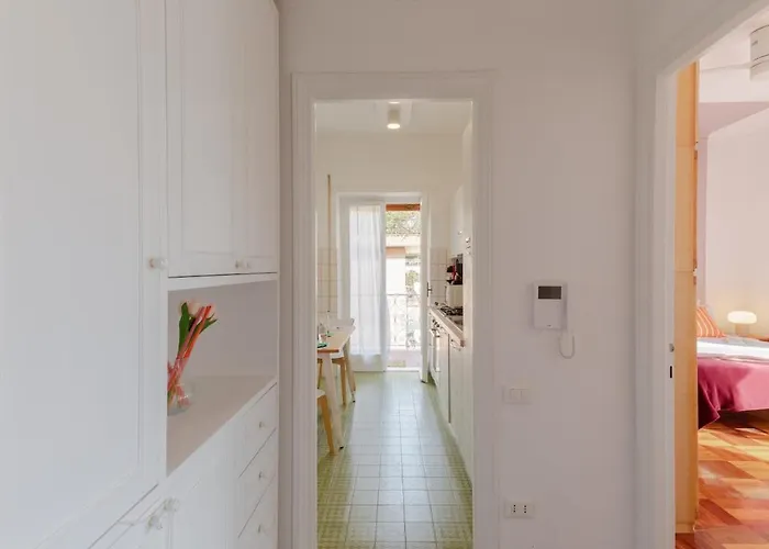 Bright 2br With Balcony, Caffarella, Furio Camillo, Tuscolana Station Appartamento