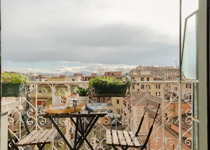 Appartamento Bright 2br With Balcony, Caffarella, Furio Camillo, Tuscolana Station *